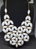 Stunning white beaded necklace! 🟡
